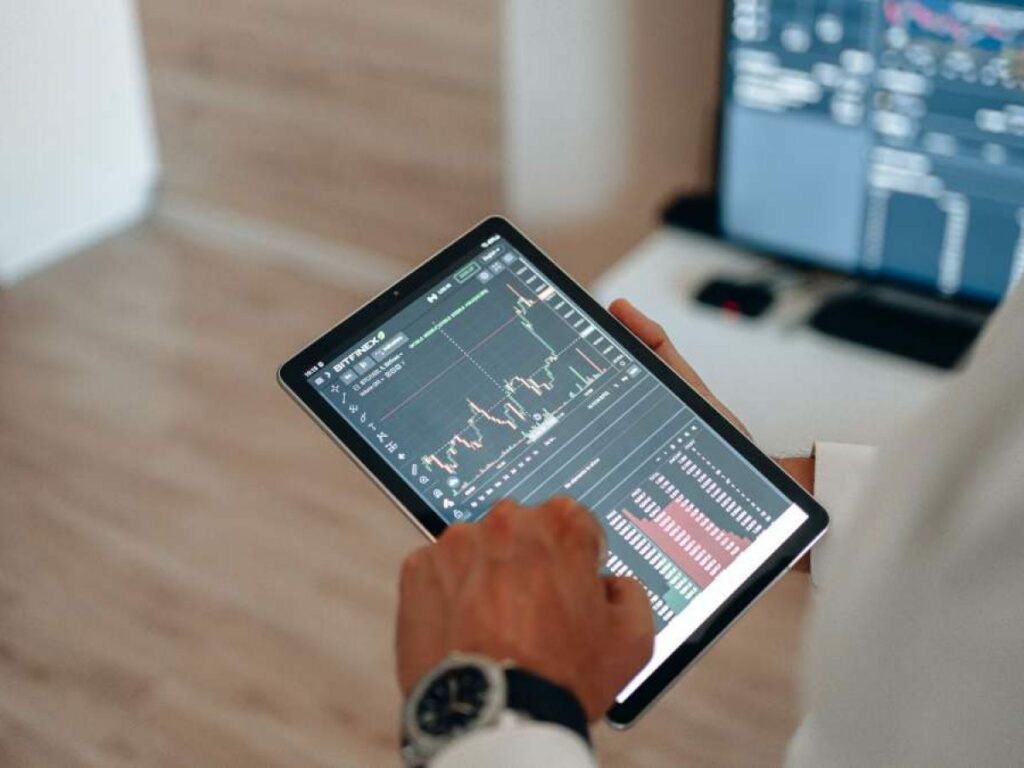 Best Bitcoin Trading Strategies for You 01 1200x900 1