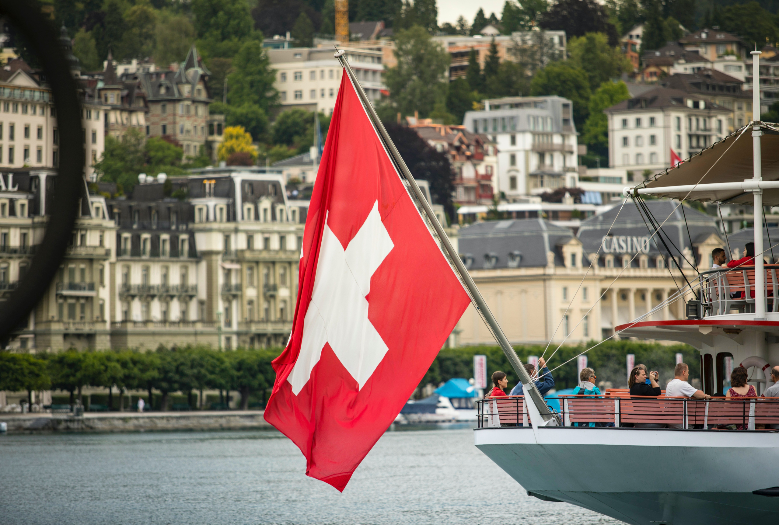 İsviçre Merkez Bankası'ndan Temkinli Faiz Artışı
