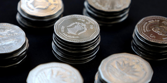 CoinShares: Institutional Investors Attack XRP Coin and These 8!