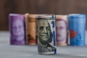 ABD Tüm Ülkelere Vergi Getirdi! Kripto Yatırımcıları Şokta!